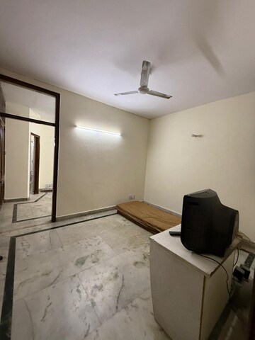 Room in 2 BHK Builder Floor at Kalkaji – for Rent