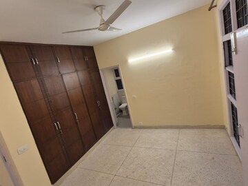 Room in 2 BHK Builder Floor at Unitech South City II, Sector 50 – for Rent