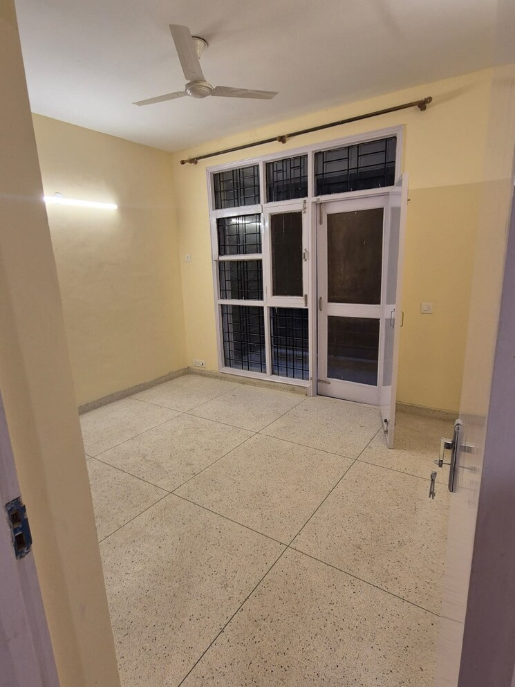 Room, unitech-south-city-ii 2 Bedroom 1100 Sq.Ft. Builder Floor In Sector 50 Gurgaon 8938386