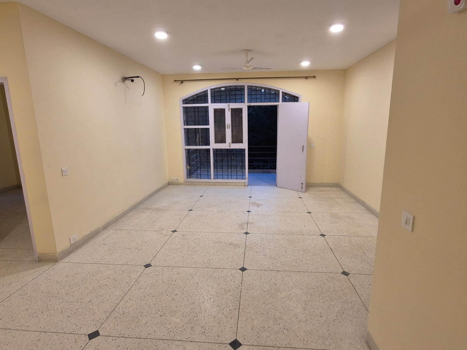 2 BHK 1100 Sq.Ft. Builder Floor in Unitech South City II