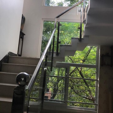 Staircase in 6+ BHK Apartment at South Delhi – for Rent