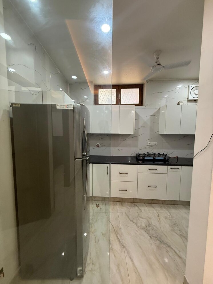 Kitchen, chittaranjan park 3 Bedroom 160 Sq.Yd. Builder Floor In Chittaranjan Park Delhi 8938390