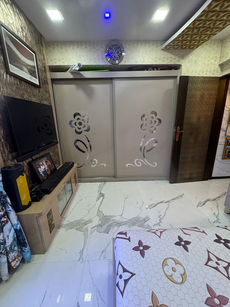 Master Bedroom, hiranandani-buttercup 4 Bedroom 2000 Sq.Ft. Apartment In Manpada Thane 8938404