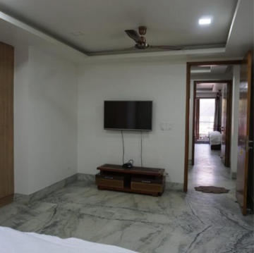 Room in 4 BHK Apartment at Vasant Kunj – for Rent