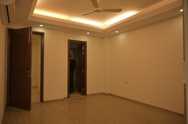 Room, greater kailash ii 4 Bedroom 300 Sq.Yd. Builder Floor In Greater Kailash ii Delhi 8938405