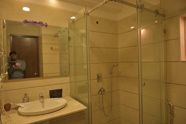 Bathroom, greater kailash ii 4 Bedroom 300 Sq.Yd. Builder Floor In Greater Kailash ii Delhi 8938405