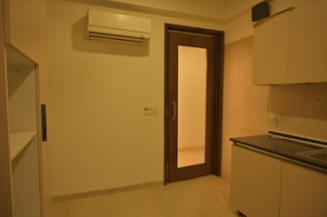 Room in 4 BHK Builder Floor at Greater Kailash ii – for Rent