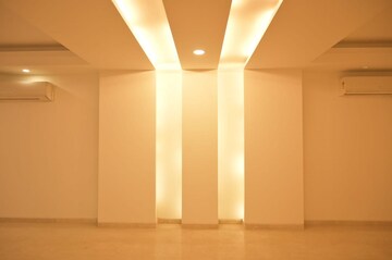 Room in 4 BHK Builder Floor at Greater Kailash ii – for Rent
