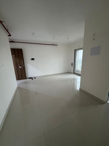 Room in 2 BHK Apartment at Ashar Axis, Majiwada – for Rent