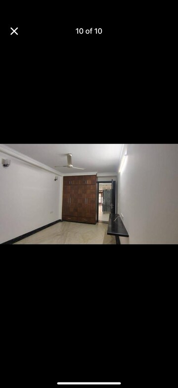 Room in 3 BHK Builder Floor at Panchsheel Enclave – for Rent