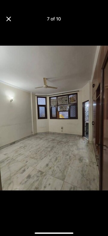Room in 3 BHK Builder Floor at Panchsheel Enclave – for Rent