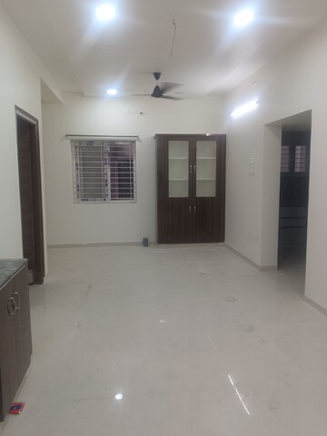 Room in 2 BHK Apartment at Manikonda – for Rent
