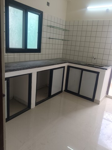 Room in 2 BHK Apartment at Manikonda – for Rent