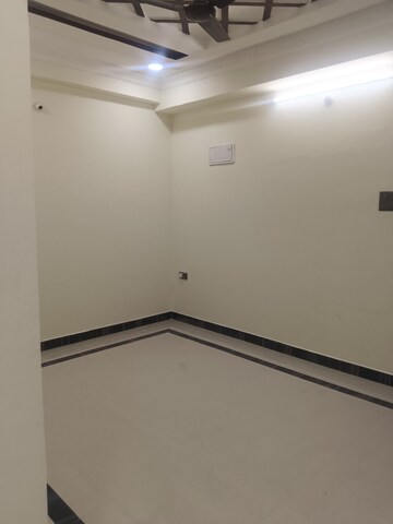 Room in 2 BHK Apartment at Manikonda – for Rent