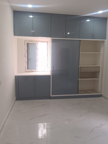 Room in 2 BHK Apartment at Manikonda – for Rent