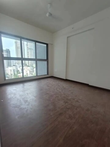 Room in 2 BHK Apartment at Rajesh Raj Infinia, Malad West – for Rent