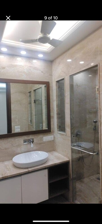 Bathroom in 4 BHK Builder Floor at Green Park – for Rent
