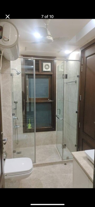 Bathroom in 4 BHK Builder Floor at Green Park – for Rent