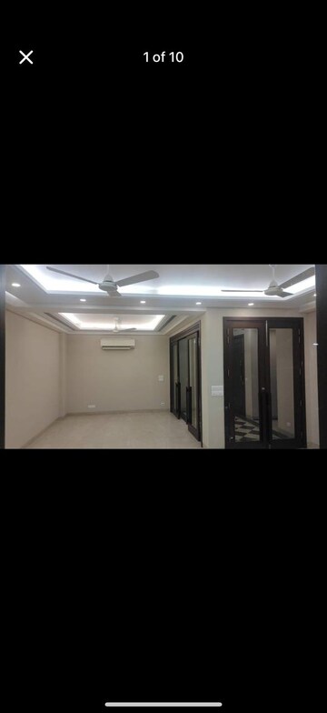 Bedroom in 4 BHK Builder Floor at Green Park – for Rent