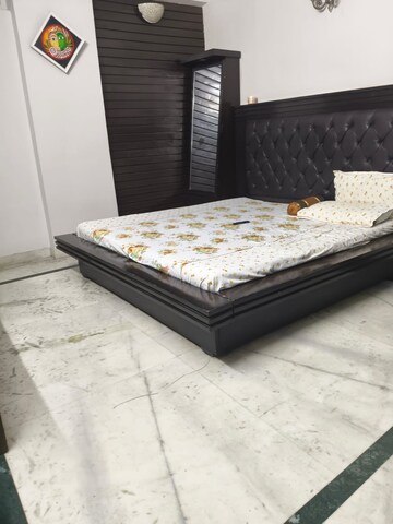 Bedroom in 3 BHK Builder Floor at Saket – for Rent