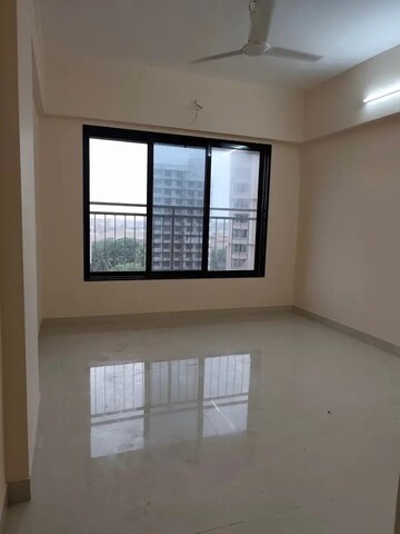 Room in 1 BHK Apartment at Uday CHS Goregaon, Goregaon West – for Rent