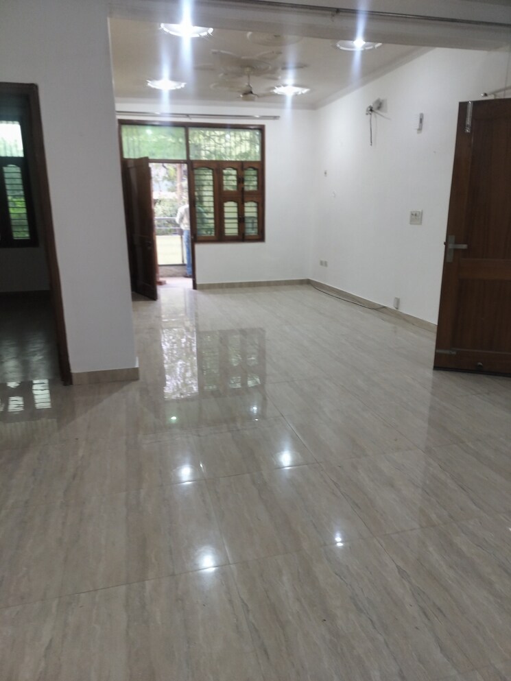 Room, unitech-south-city-ii 3 Bedroom 1600 Sq.Ft. Builder Floor In Sector 50 Gurgaon 8938433