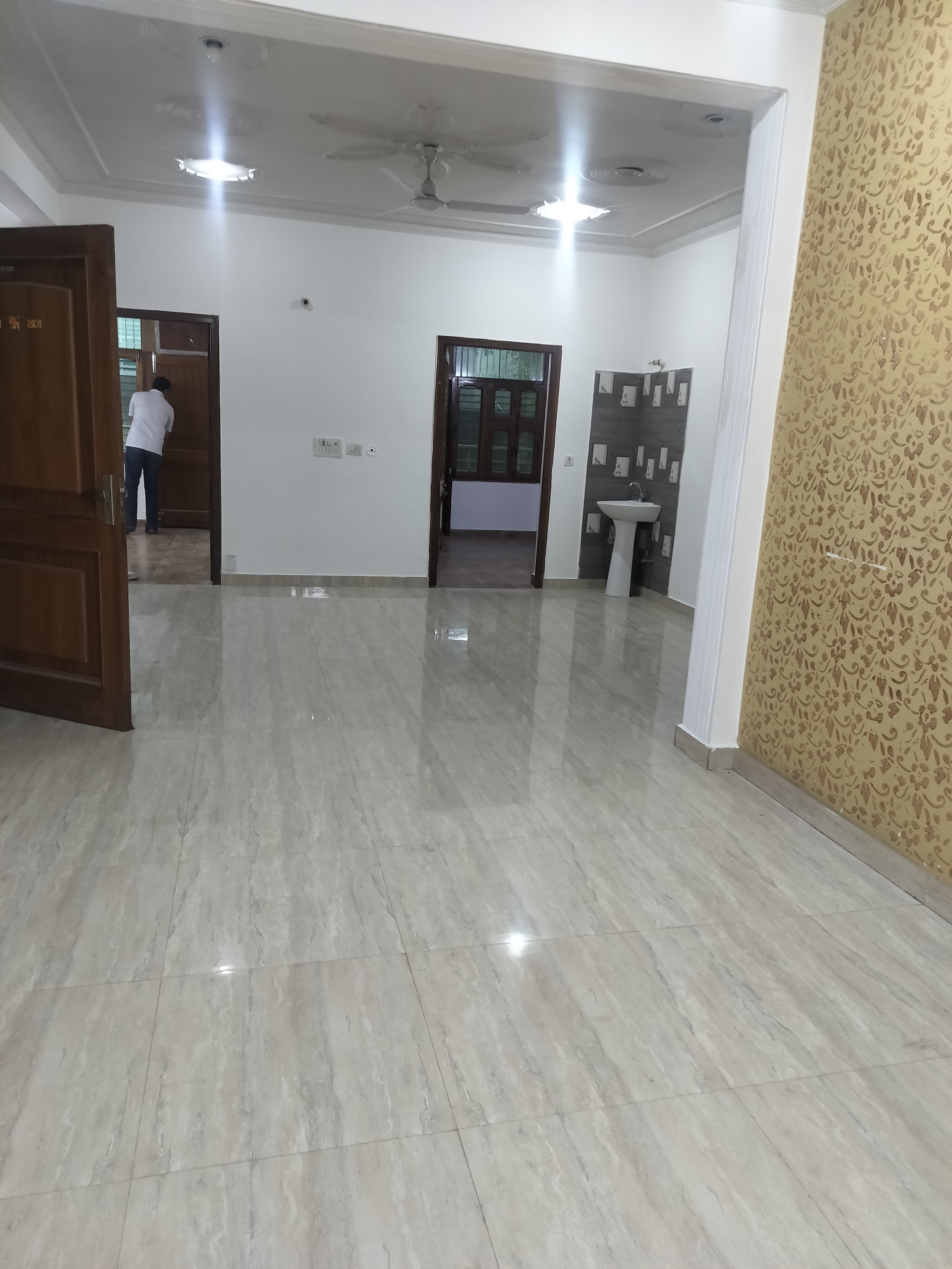 3 BHK Builder Floor For Rent in Unitech South City II