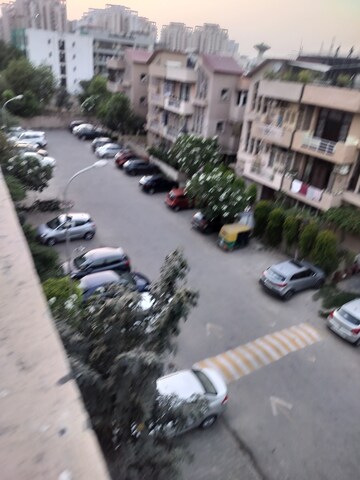 Parking in 3 BHK Builder Floor at Unitech South City II, Sector 50 – for Rent