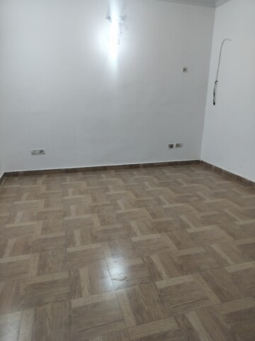Room in 3 BHK Builder Floor at Unitech South City II, Sector 50 – for Rent