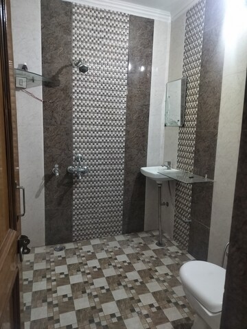 Bathroom in 3 BHK Builder Floor at Unitech South City II, Sector 50 – for Rent