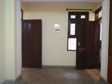 Room in 1 BHK Apartment at Molarband – for Rent