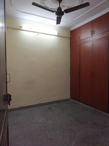 Room in 1 BHK Apartment at Molarband – for Rent
