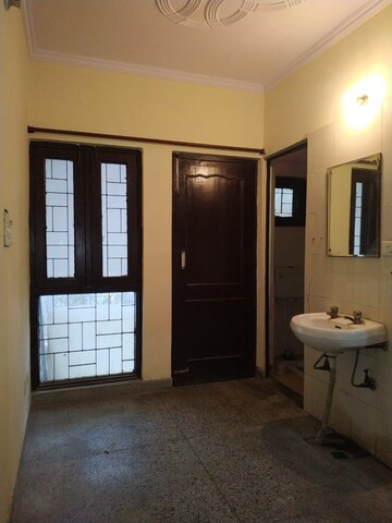 Living Room in 1 BHK Apartment at Molarband – for Rent