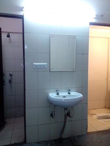 Bathroom in 1 BHK Apartment at Molarband – for Rent