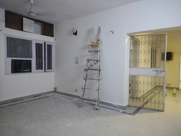 Room, sarita-vihar-pocket-c-rwa 3.5 Bedroom 1500 Sq.Ft. Apartment In Sarita Vihar Delhi 8938444