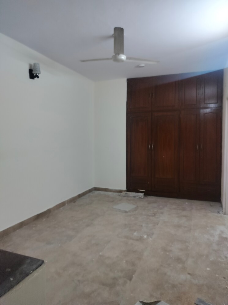 Room, sarita-vihar-pocket-c-rwa 3.5 Bedroom 1500 Sq.Ft. Apartment In Sarita Vihar Delhi 8938444