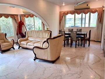 Living Room in 4 BHK Apartment at Vinayak CHS Bandra East, Bandra East – for Rent