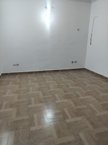 Room in 3 BHK Builder Floor at Unitech South City II, Sector 50 – for Rent