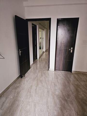 Room in 2 BHK Apartment at Town Park White Orchid, Sector 16c Greater Noida – for Rent