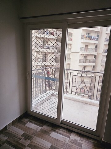 Room in 2 BHK Apartment at Town Park White Orchid, Sector 16c Greater Noida – for Rent