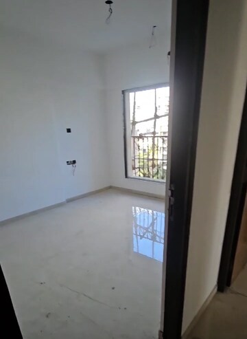 Room in 3 BHK Apartment at Borivali West – for Rent