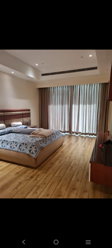 Bedroom in 4 BHK Apartment at DLF The Camellias, Sector 42 – for Rent