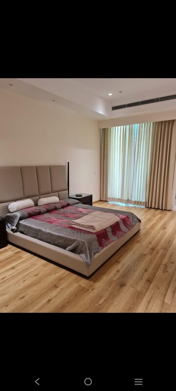 Bedroom in 4 BHK Apartment at DLF The Camellias, Sector 42 – for Rent