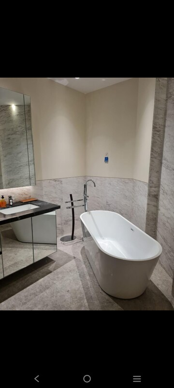 Bathroom in 4 BHK Apartment at DLF The Camellias, Sector 42 – for Rent