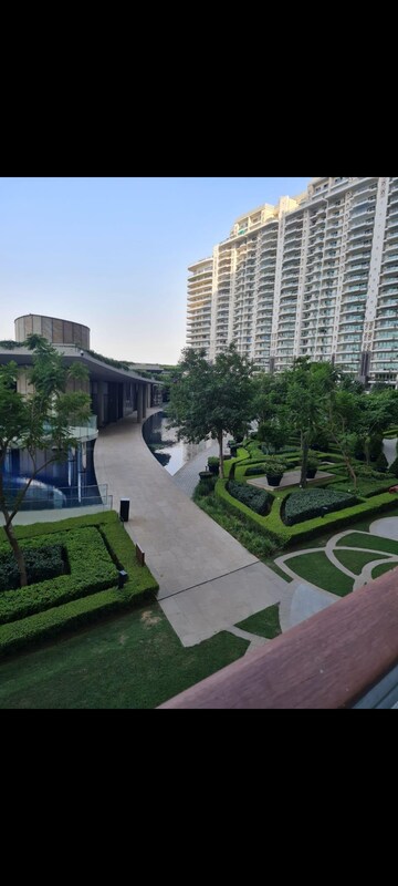Building Lobby in 4 BHK Apartment at DLF The Camellias, Sector 42 – for Rent