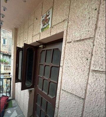 Balcony in 2 BHK Builder Floor at Sector 41 – for Rent