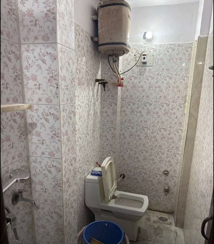 Bathroom, sector 41 2 Bedroom 1000 Sq.Ft. Builder Floor In Sector 41 Chandigarh 8938515