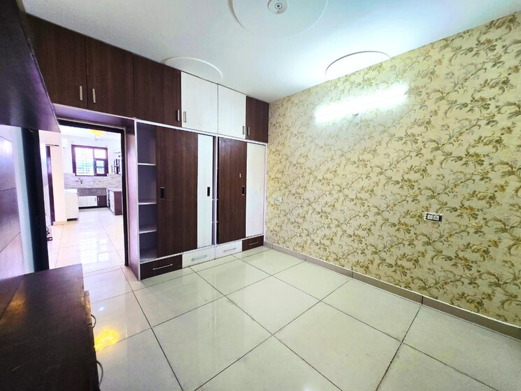 Bedroom, kishanpura 3 Bedroom 125 Sq.Yd. Apartment In Kishanpura Zirakpur 8938541