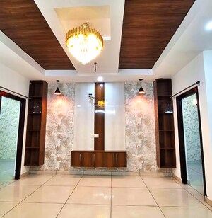 Room in 3 BHK Apartment at Kishanpura – for Sale