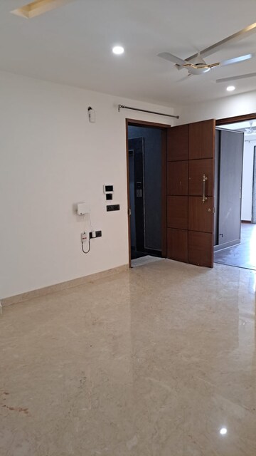Room in 3 BHK Builder Floor at Sector 23 – for Rent